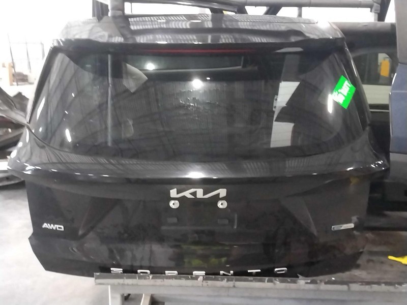 Used Deck Lid fits: 2022 Kia Sorento rear view camera Grade A