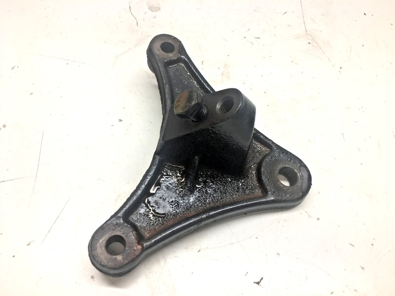 D4 916180 988085OMC Bracket Engine MountVolvo Penta