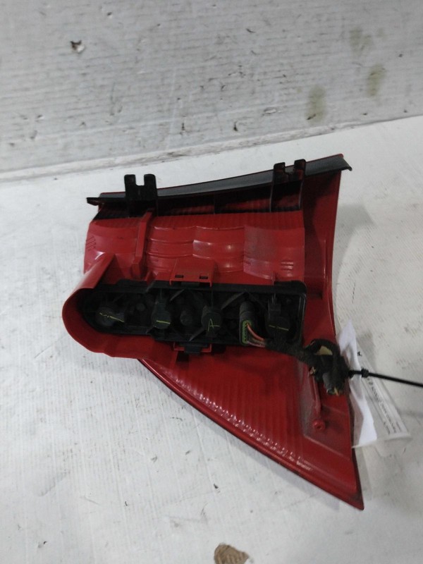 Used Right Tail Light Assembly fits: 2005 Mercedes-benz Mercedes ml-class 163 Ty