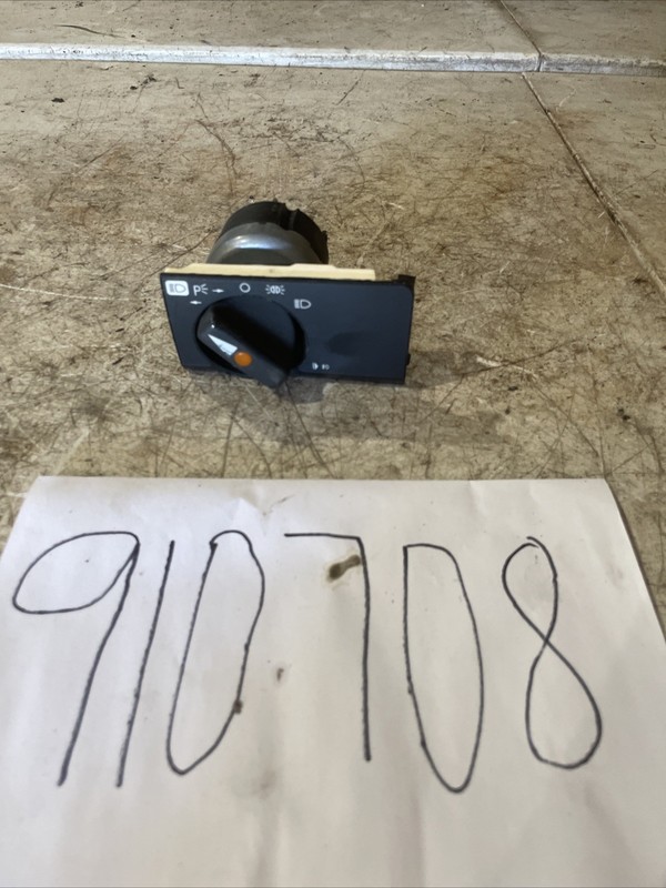 1986-1992 Mercedes W126 420SEL 320SEL 560SEL Headlight Switch w/Bezel 0005456104