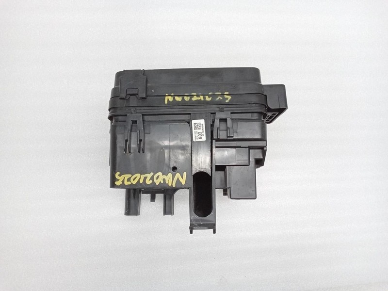 2016-2017 Equinox GMC Terrain 2.4L Engine Fuse Box Assy 2006 OEM 84080470