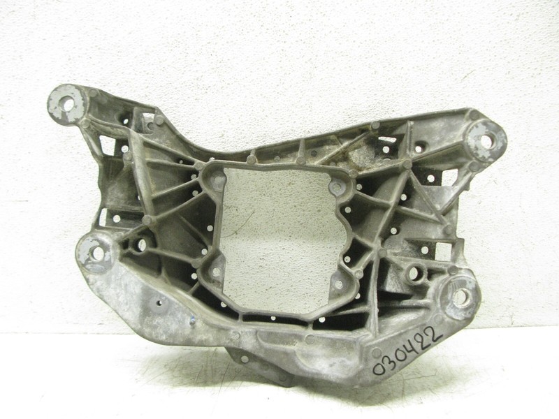 12-18 AUDI C7 A6 A7 A8 3.0 RS7 4.0 TRANSMISSION CROSSMEMBER MOUNT BRACKET 030422