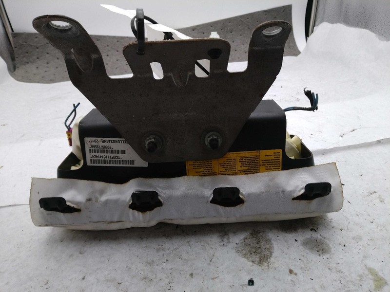 2011 Jeep Liberty Instrument Panel Air Bag OEM Grey 05108039AC 131K Miles