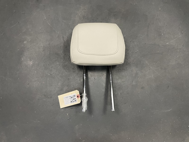 Rear Left Seat Headrest Leatherette 2021 Cadillac XT4 84536594 2019 2020 2022