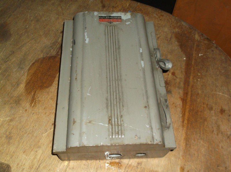 Cutler Hammer Safety SwitchType A 4131H302 3-Pole 60A 7.5HP 3-Phase