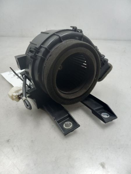 16-19 TOYOTA PRIUS TWO 1.8L FWD AT AC BLOWER MOTOR