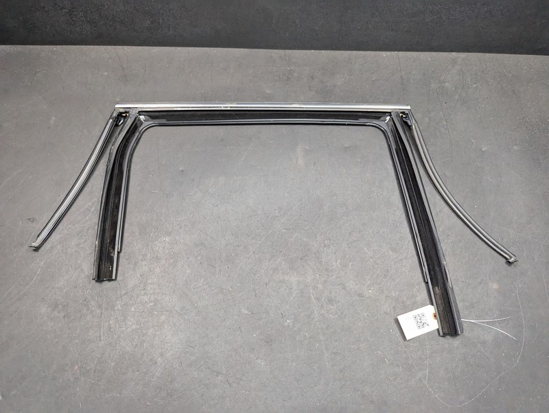 Rear Right Door Window Glass Run Channel 2019 Jeep Cherokee 2014 2015 2016-2022