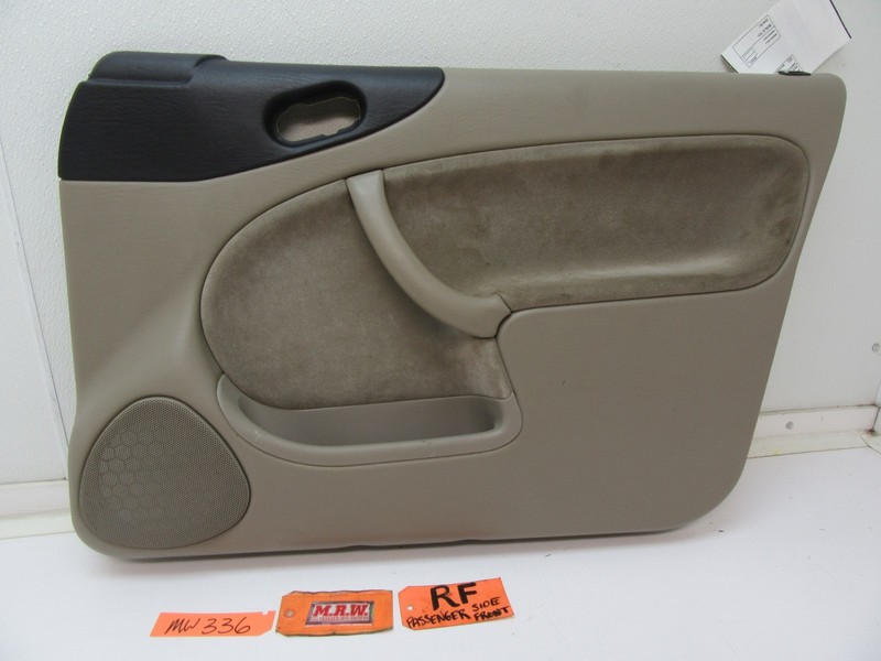 DOOR PANEL RIGHT FRONT PASSENGER ARM REST SPEAKER COVER PULL HANDLE SAAB 900 9-3