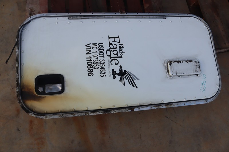 2006-2015 PETERBILT 386 REAR LEFT SIDE SLEEPER DOOR LID T25-6029-200 OEM