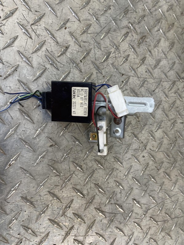 99 00 01 02 03 04 05 Mazda Miata BKRT & Relay Module OEM NC13679C0.