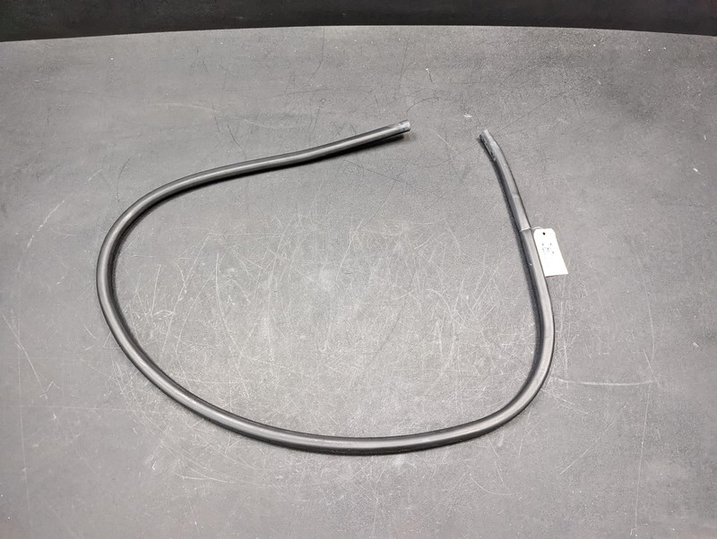 Front Right Door Body Lower Weatherstrip 2015 Lexus RC350 62311-24040 2016-2021