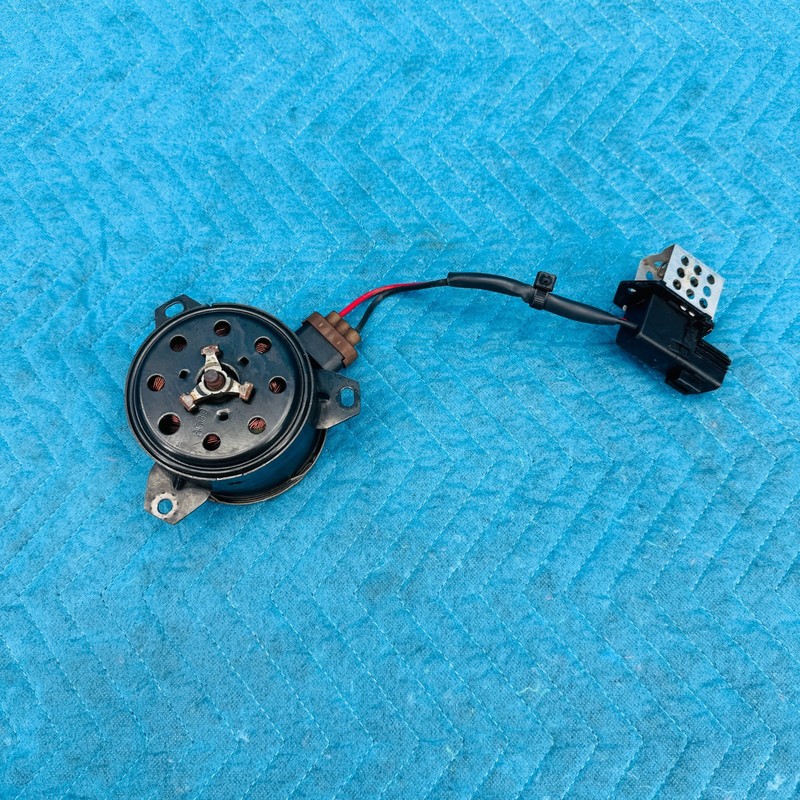 2005–2009 Ford Mustang GT Radiator Cooling Fan Motor BOSCH OEM F000K58074