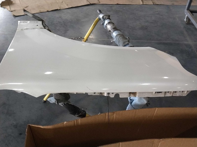 2015 Lincoln Navigator Front Left Fender White 461146 Used 124K Miles