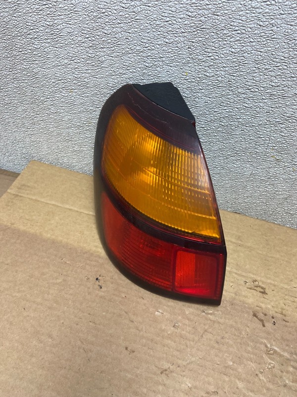 2001 to 2004 Subaru Legacy Outback Left Driver LH Tail Light AB5160 DW