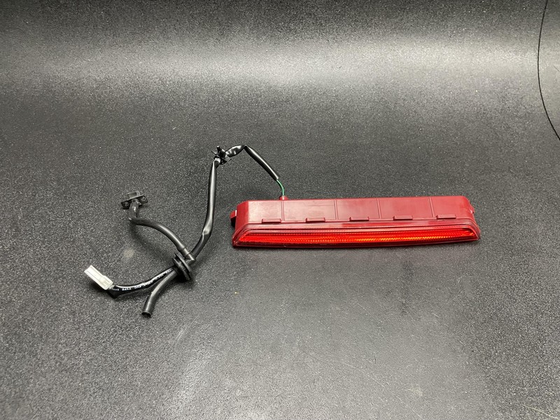 Rear High Mount 3rd Stop Brake Lamp 2018 Kia Sportage 92700-D9000 2017 - 2022