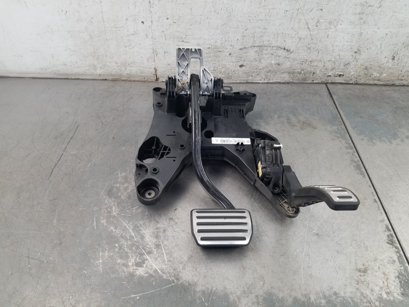 2012 11 12 13 14 Porsche Cayenne Turbo Accelerator / Brake Pedal#0513 D2