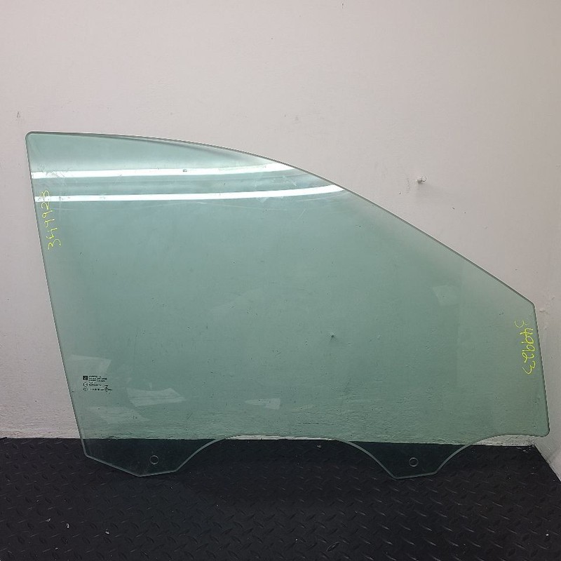 18-24 Chevrolet Traverse Front Right Passenger Door Glass Window OEM 84635350