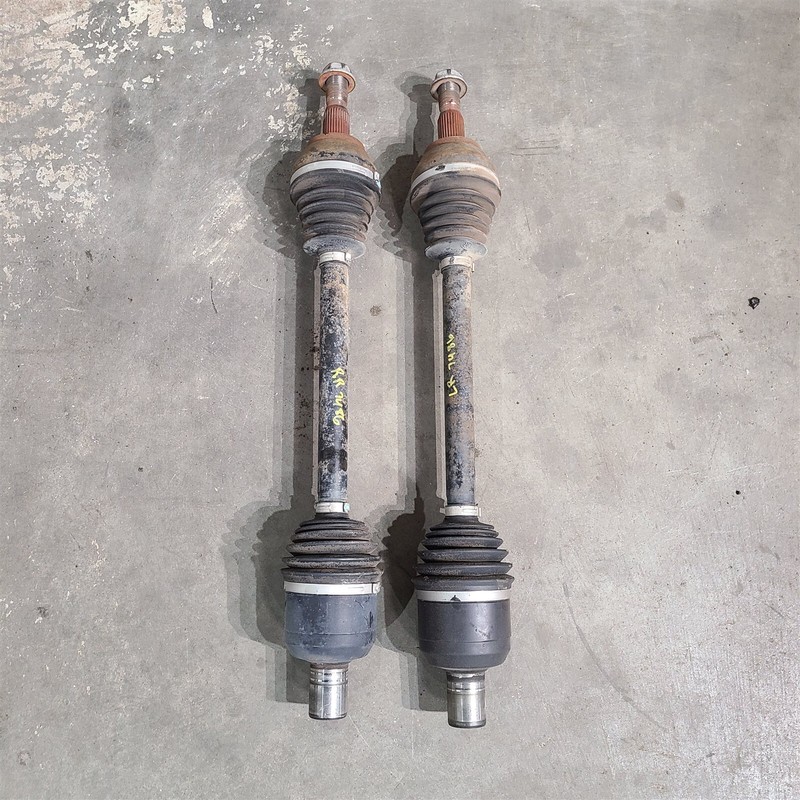 97-04 Corvette C5 Rear Axles Shafts Cv Joints Set Axle Pair Aa7486