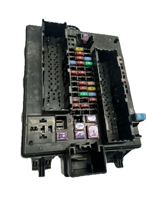 Chevrolet Traverse junction box 2021 fuse relay block cabin assy OEM 84604297
