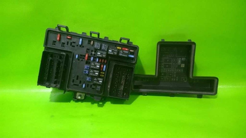 13 14 MKZ HYBRID 2.0L ENGINE FUSE RELAY BOX MODULE OEM 4003-89