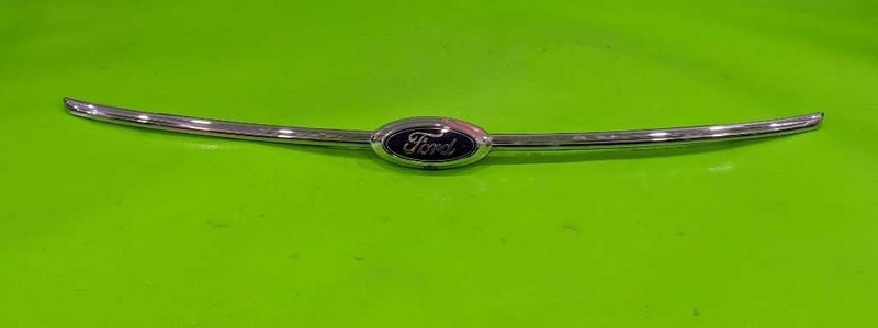13-19 TAURUS TRUNK MOLDING TRIM W/CAMERA OEM 4190-60