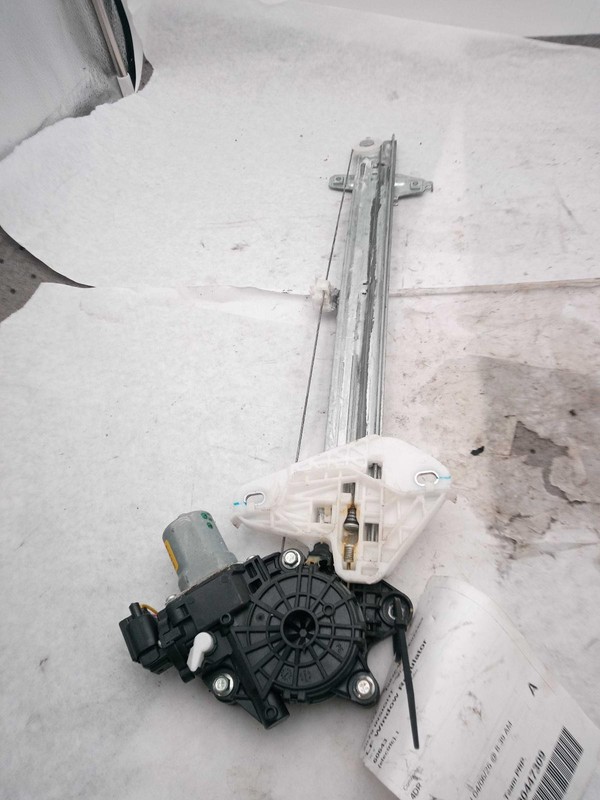 2019 Honda Insight Left Window Regulator Red OEM 73000 Miles - Used