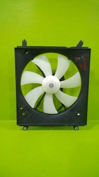 00 01 TOYOTA CAMRY RIGHT RADIATOR COOLING FAN OEM 2850-17