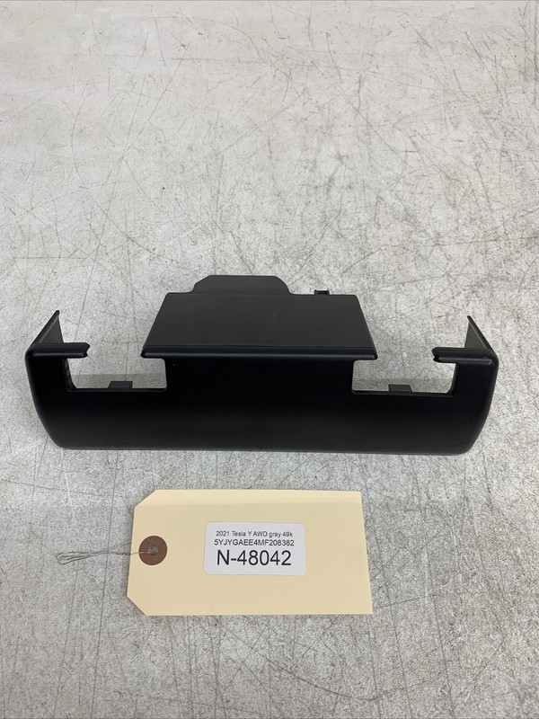 20-23 Tesla Model Y 7 Seater2nd Row Center Track Cover 1590898-00-A 48042 B48