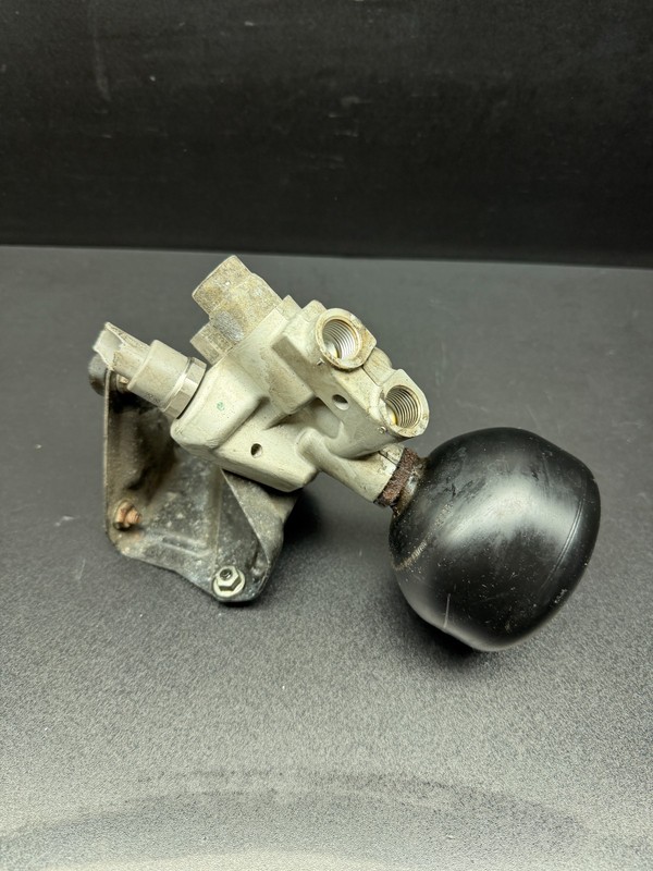 04 Mercedes R230 SL500 valve block, hydraulic pressure, ABC suspension 220327023