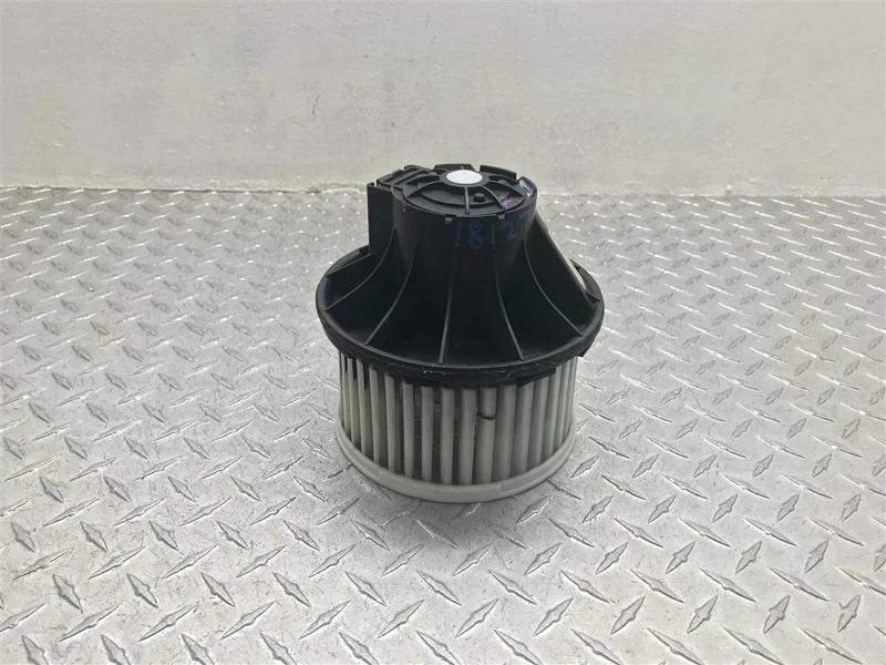 (03-13) CHEVY SILVERADO GMC SIERRA BLOWER FAN MOTOR TWIST TYPE OEM 22741027