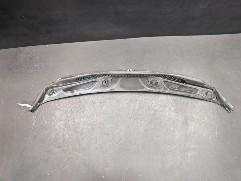 Cowl Vent Grille Panel 2018 BMW X1 51717350591 2016 2017 2019 2020 2021 2022