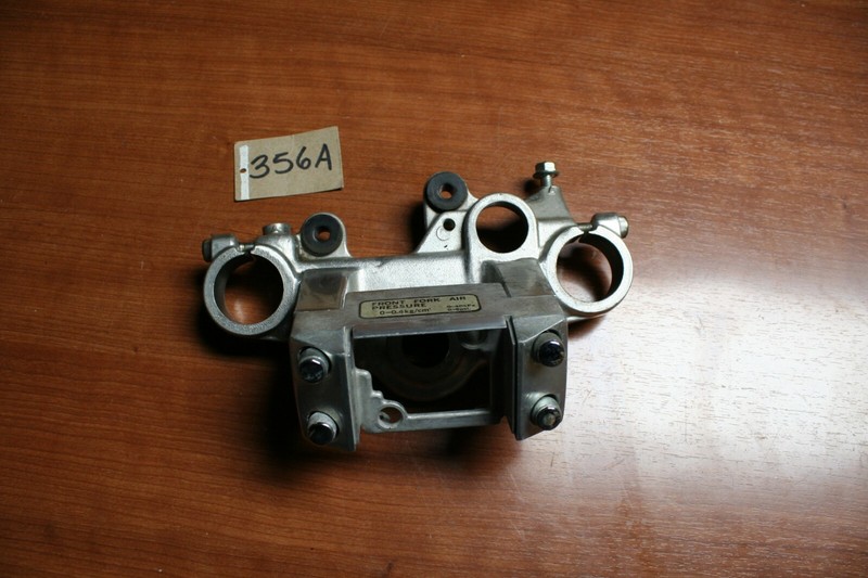1985 Honda VT500C Shadow Triple Tree Fork Top Bridge Plate Clamp OEM 85 F