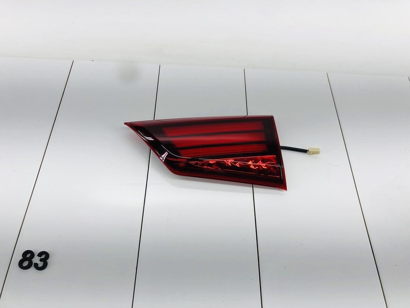 16-20 MITSUBISHI OUTLANDER REAR RIGHT SIDE INNER TAIL LIGHT BRAKE STOP LAMP OEM