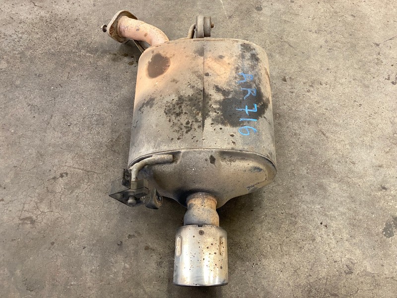 2011-2013 INFINITI M56 RIGHT SIDE EXHAUST MUFFLER ASSEMBLY OEM LOT716