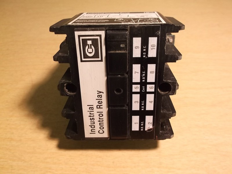 Cutler Hammer AR420XR Industrial Control Realy 176C663G04 *FREE SHIPPING*