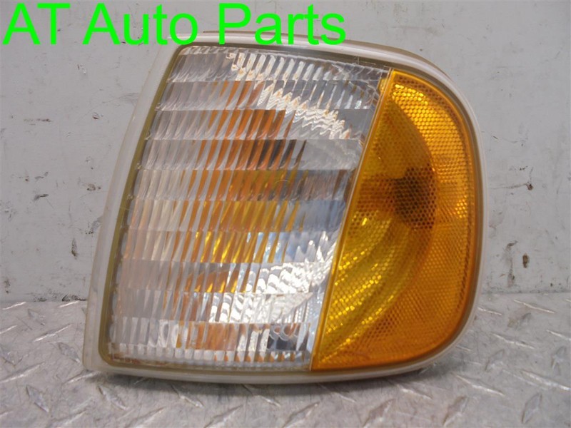 99 00 01 FORD F150 F250 DRIVER TURN SIGNAL LAMP