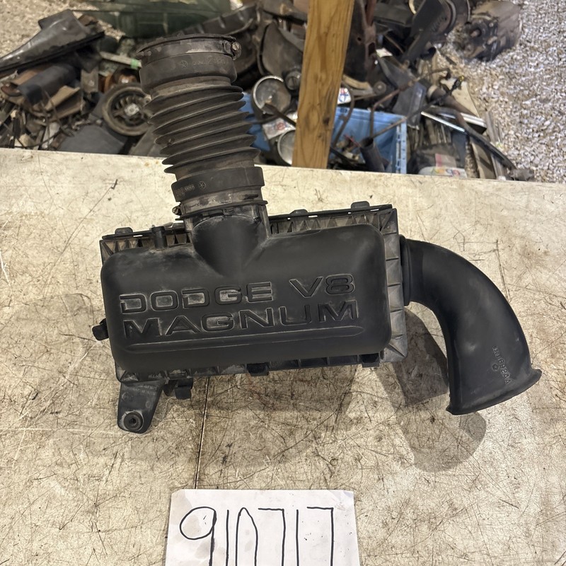 2000-2005 Dodge Dakota Durango 4.7L Air Cleaner Housing Filter Box Assembly
