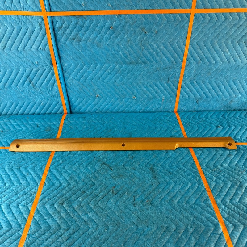 1989–1991 Chrysler TC Maserati Front right Door Sill Trim 208300818 OEM 46K