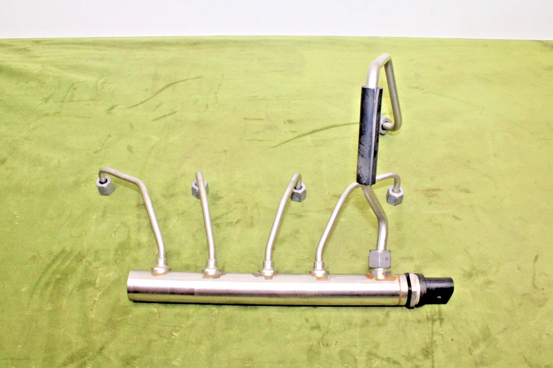 BMW F30 F32 F22 X3 X-Drive N20 N26 2.0L High Pressure Injector Fuel Rail OEM 90K