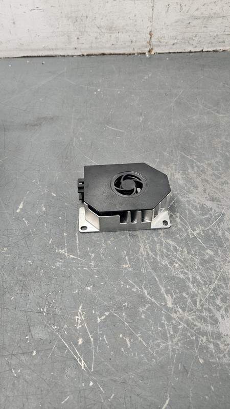 2011 Mercedes Benz AMG E 63 Subwoofer Amplifier #4899 P6