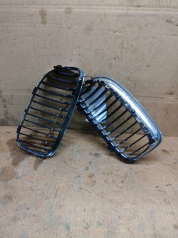 2011 BMW 328I Grille OEM White 51117198906 Used 114K Miles