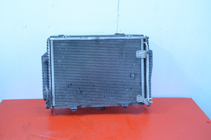 01-04 MERCEDES-BENZ R170 SLK320 ENGINE MOTOR COOLING RADIATOR OEM