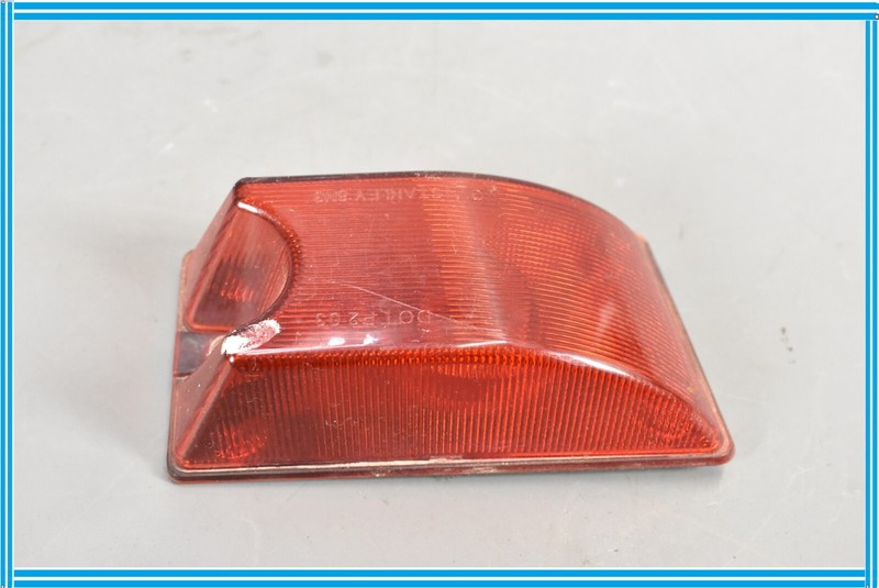 2005 HUMMER H2 Rear Roof Marker Light