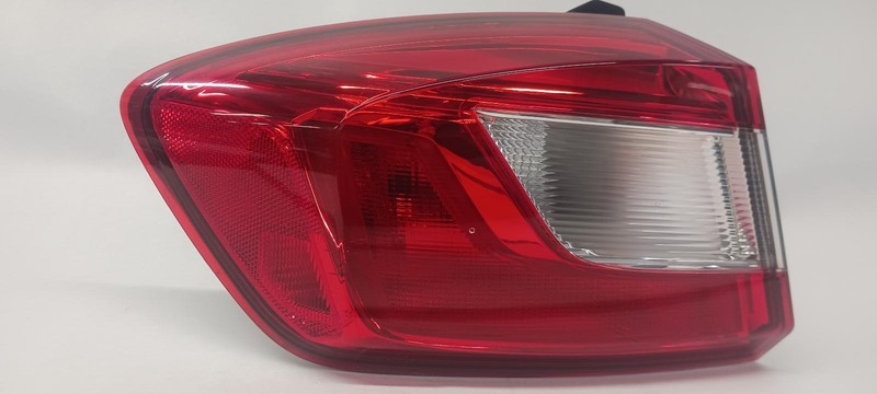 17-'19 CHEVROLET CRUZE Sedan Left driver outer Taillight OEM Grade A!