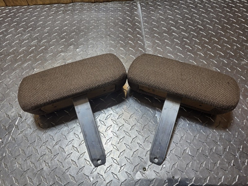 OEM 1994 - 2004 Ford Mustang Front Gray Cloth Small Headrest Pair Left Right