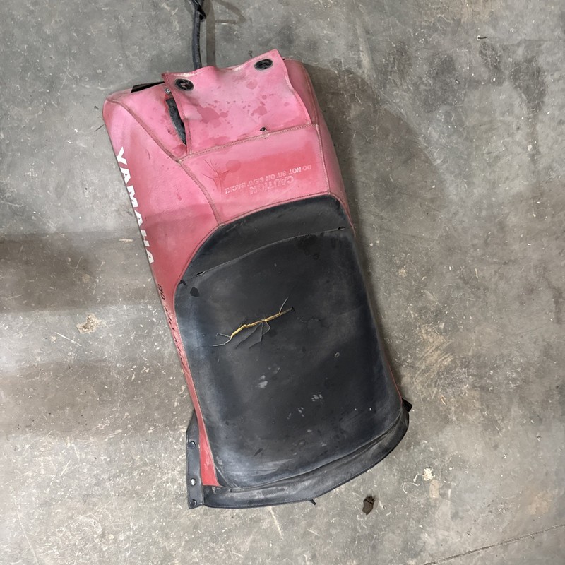 1999 Yamaha Moutain Max 600 Snowmobile Seat