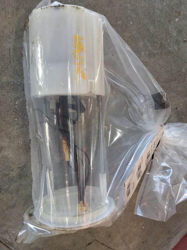 Fuel Pump Assembly 5.7L Fits 15-17 DODGE 1500 PICKUP 3346522