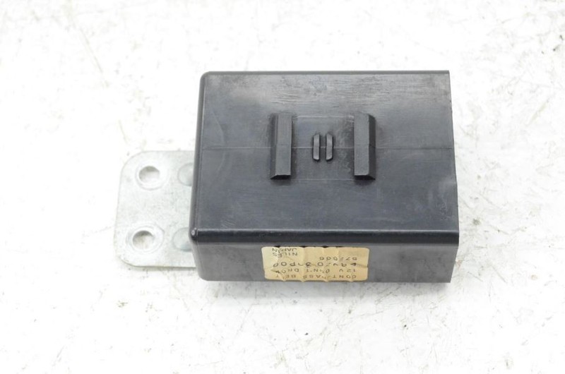 1990-1996 Nissan 300ZX Z32 2+2 Seat Belt Control Module 28570 30P00