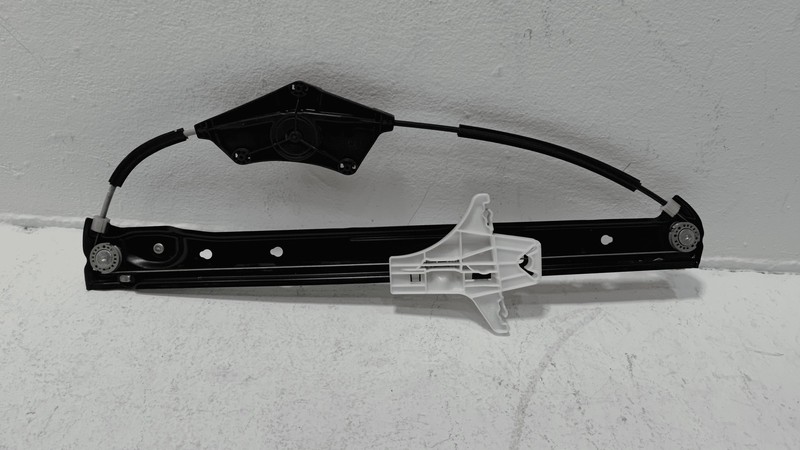 2018 - 2025 VOLKSWAGEN ATLAS REAR RIGHT PASSENGER SIDE DOOR WINDOW REGULATOR OEM