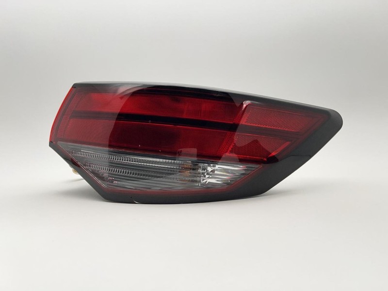 2020-2024 NISSAN SENTRA RIGHT TAILLIGHT QUARTER MOUNTED 2.0L AT FWD 96K SV 64991